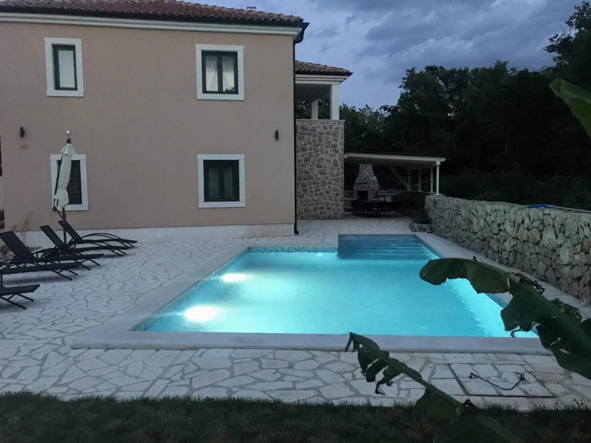 Muraj-kornic, Krk Kornic